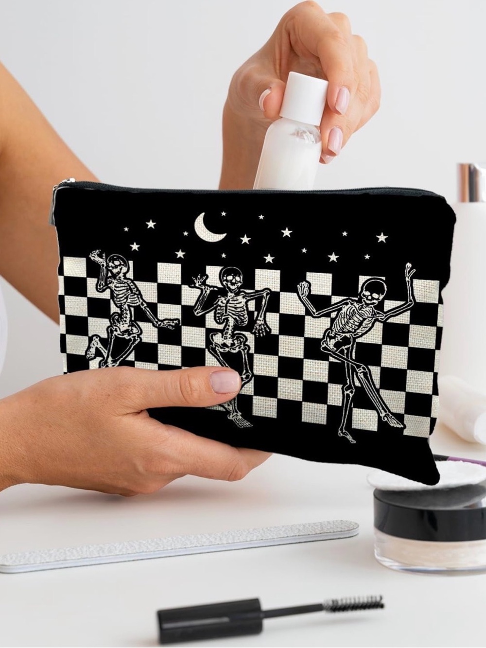 ☠️🏁 Gothy Dancing Skeleton Makeup Bag - Picture 4 of 4